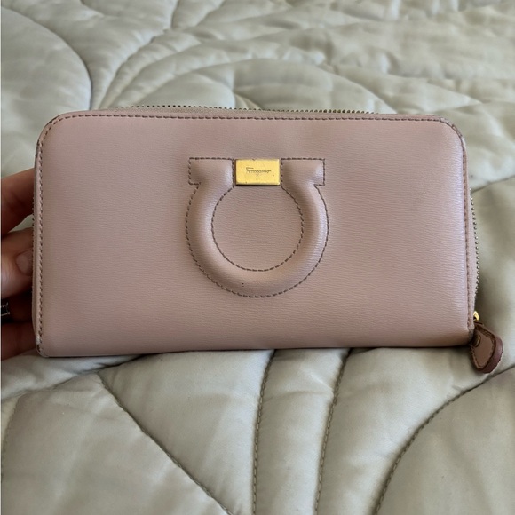 Salvatore Ferragamo Blush Pink Wallet - Picture 1 of 13
